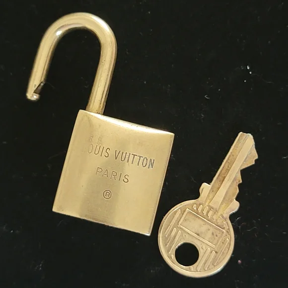 Authentic Vintage Gold Louis Vuitton Key and Lock Necklace Set #226🔒🔑 - Picture 15 of 17